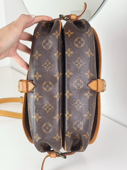 Louis Vuitton Vintage Saumur 30 Shoulder Crossbody Bag