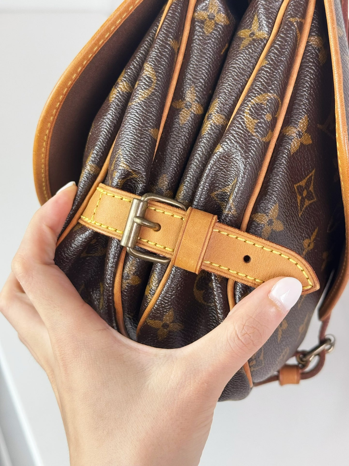 Louis Vuitton Vintage Saumur 30 Shoulder Crossbody Bag