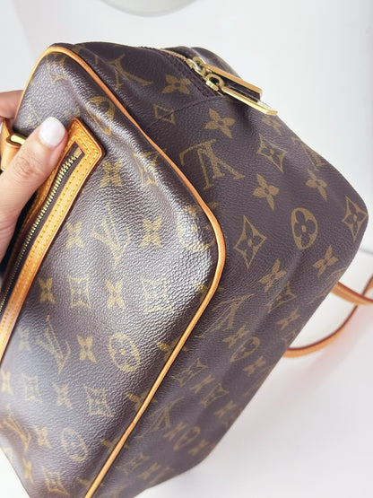 Louis Vuitton Vintage Cite MM Shoulder Bag