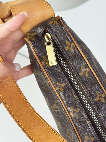 Louis Vuitton Vintage Croissant MM Shoulder Bag