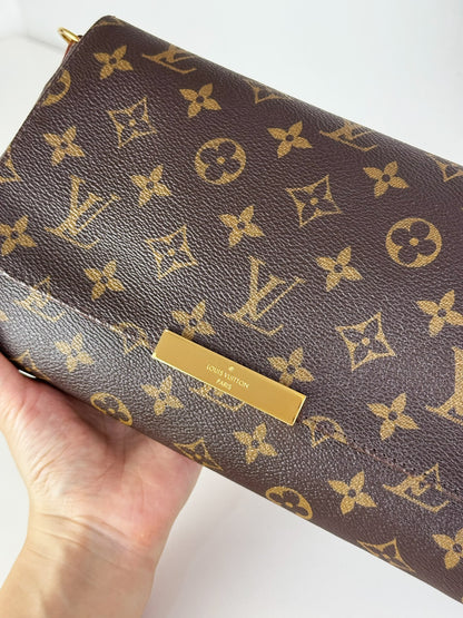 Louis Vuitton Vintage Favorite MM Shoulder Crossbody Bag