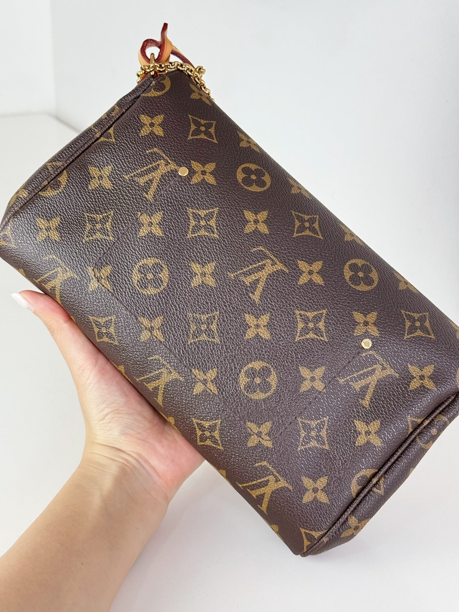 Louis Vuitton Vintage Favorite MM Shoulder Crossbody Bag – Miss