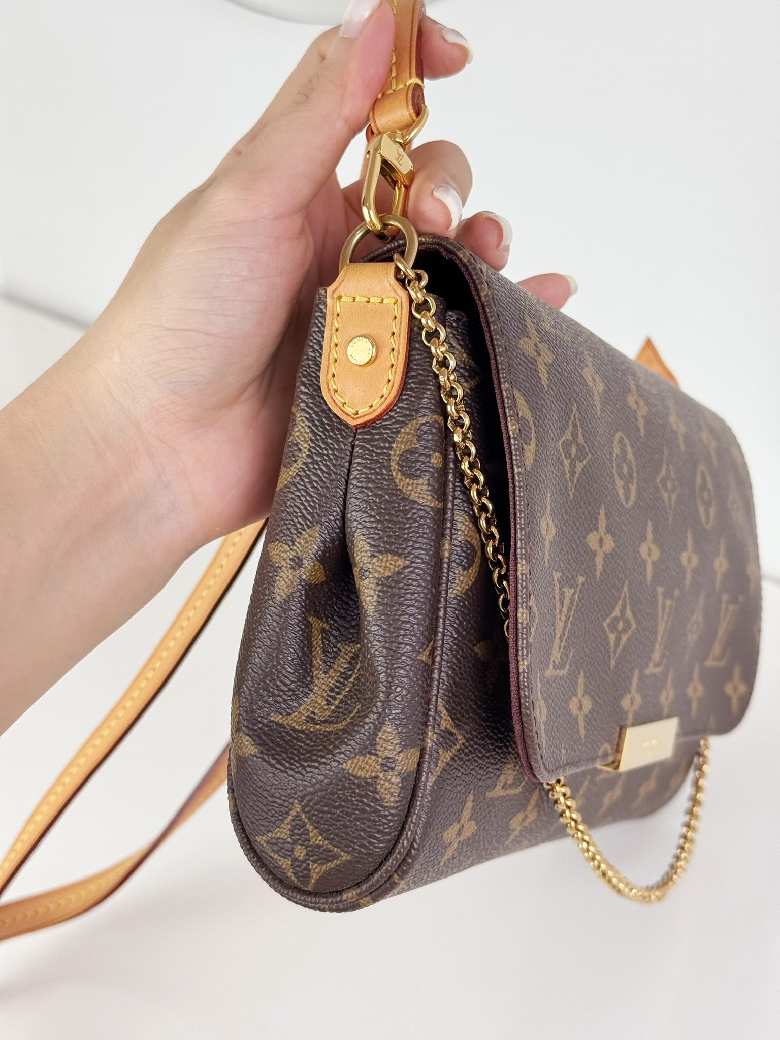 Louis Vuitton Vintage Favorite MM Shoulder Crossbody Bag – Miss