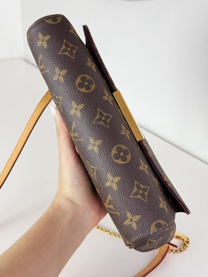 Louis Vuitton Vintage Favorite MM Shoulder Crossbody Bag