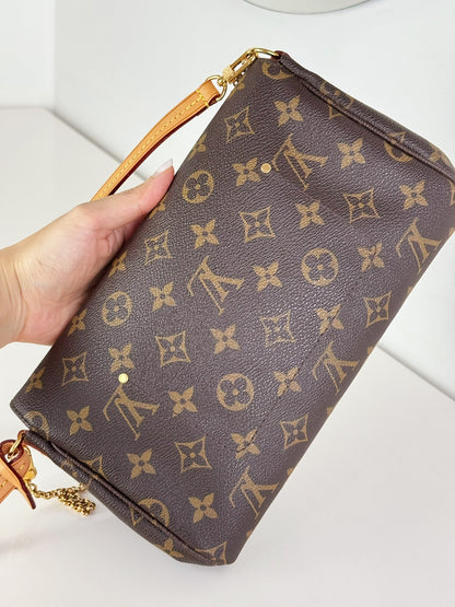 Louis Vuitton Vintage Favorite MM Shoulder Crossbody Bag