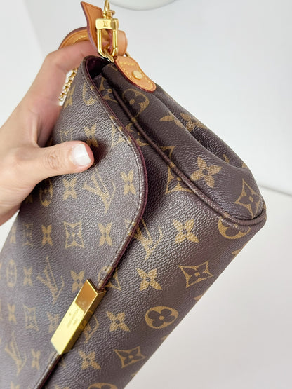 Louis Vuitton Vintage Favorite MM Shoulder Crossbody Bag
