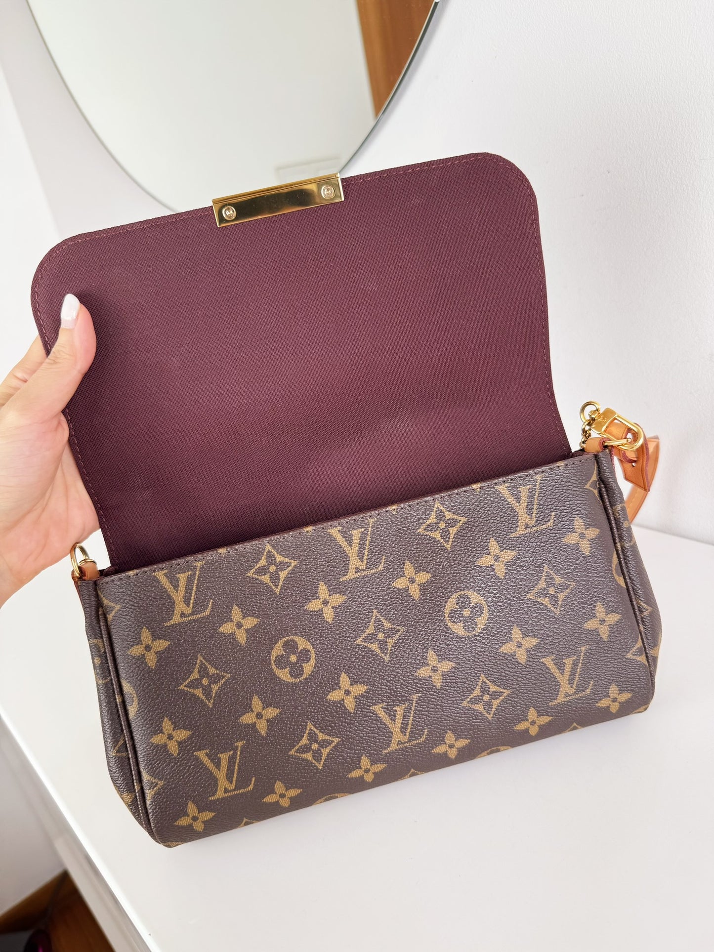 Louis Vuitton Vintage Favorite MM Shoulder Crossbody Bag