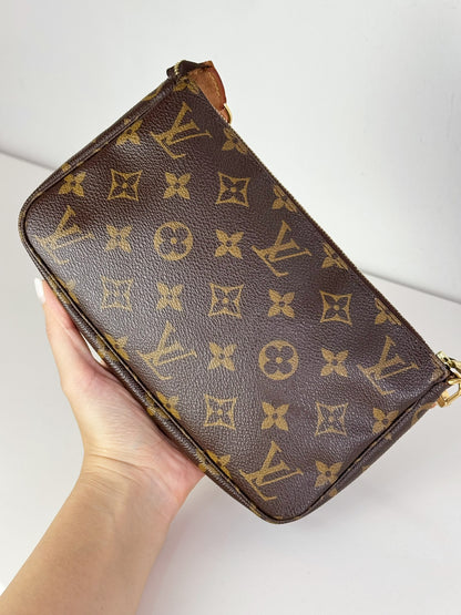 Louis Vuitton Vintage Pochette Accessoires Shoulder Crossbody Bag