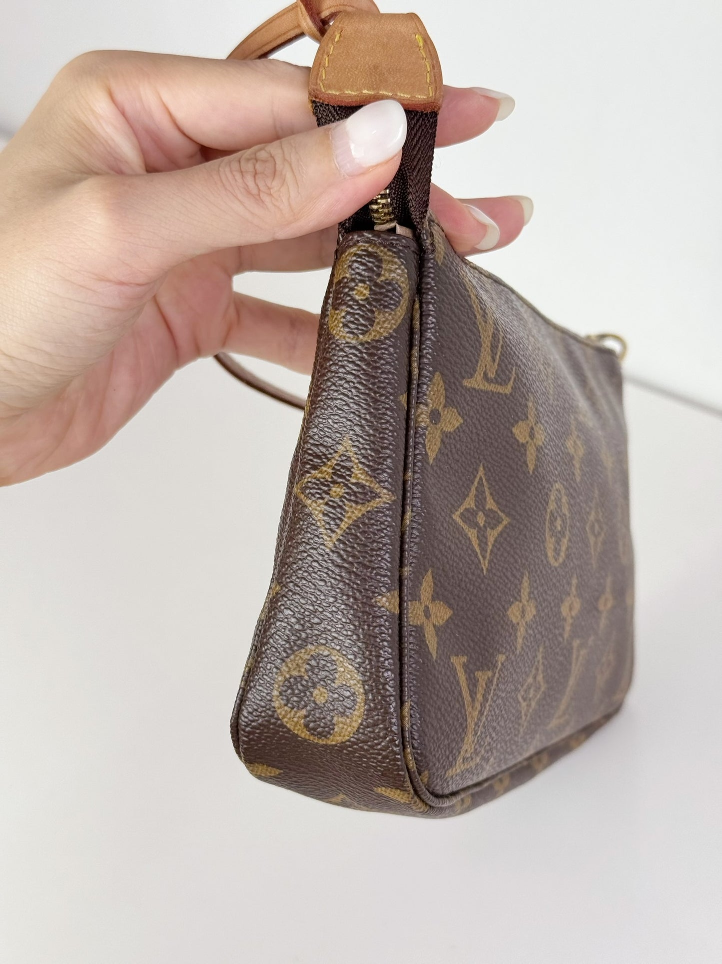 Louis Vuitton Vintage Pochette Accessoires Shoulder Crossbody Bag