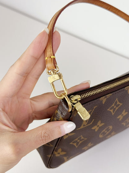 Louis Vuitton Vintage Pochette Accessoires Shoulder Crossbody Bag