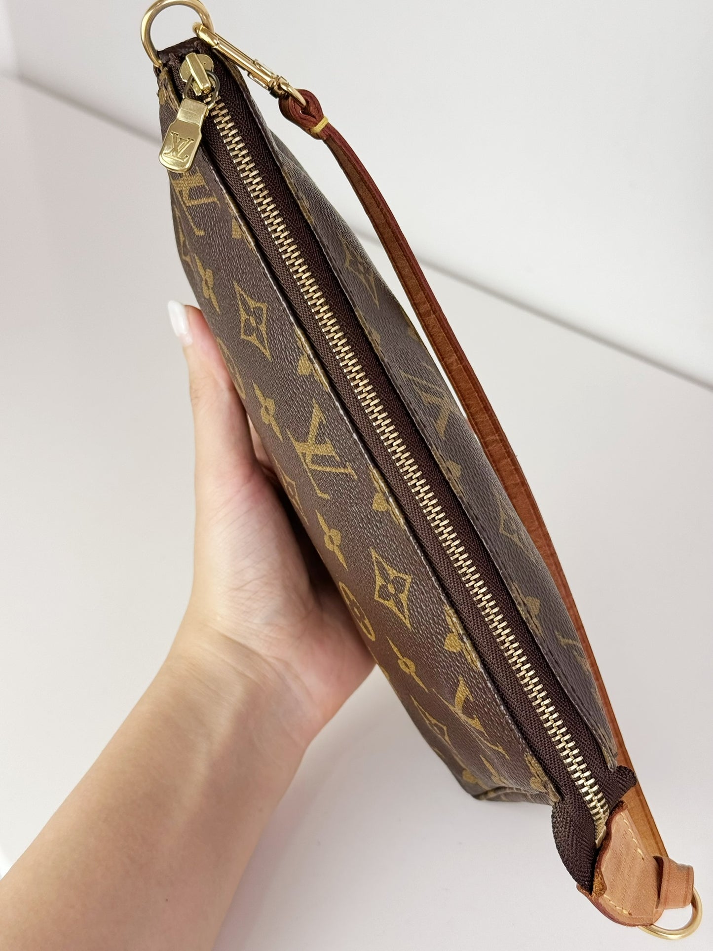 Louis Vuitton Vintage Pochette Accessoires Shoulder Crossbody Bag