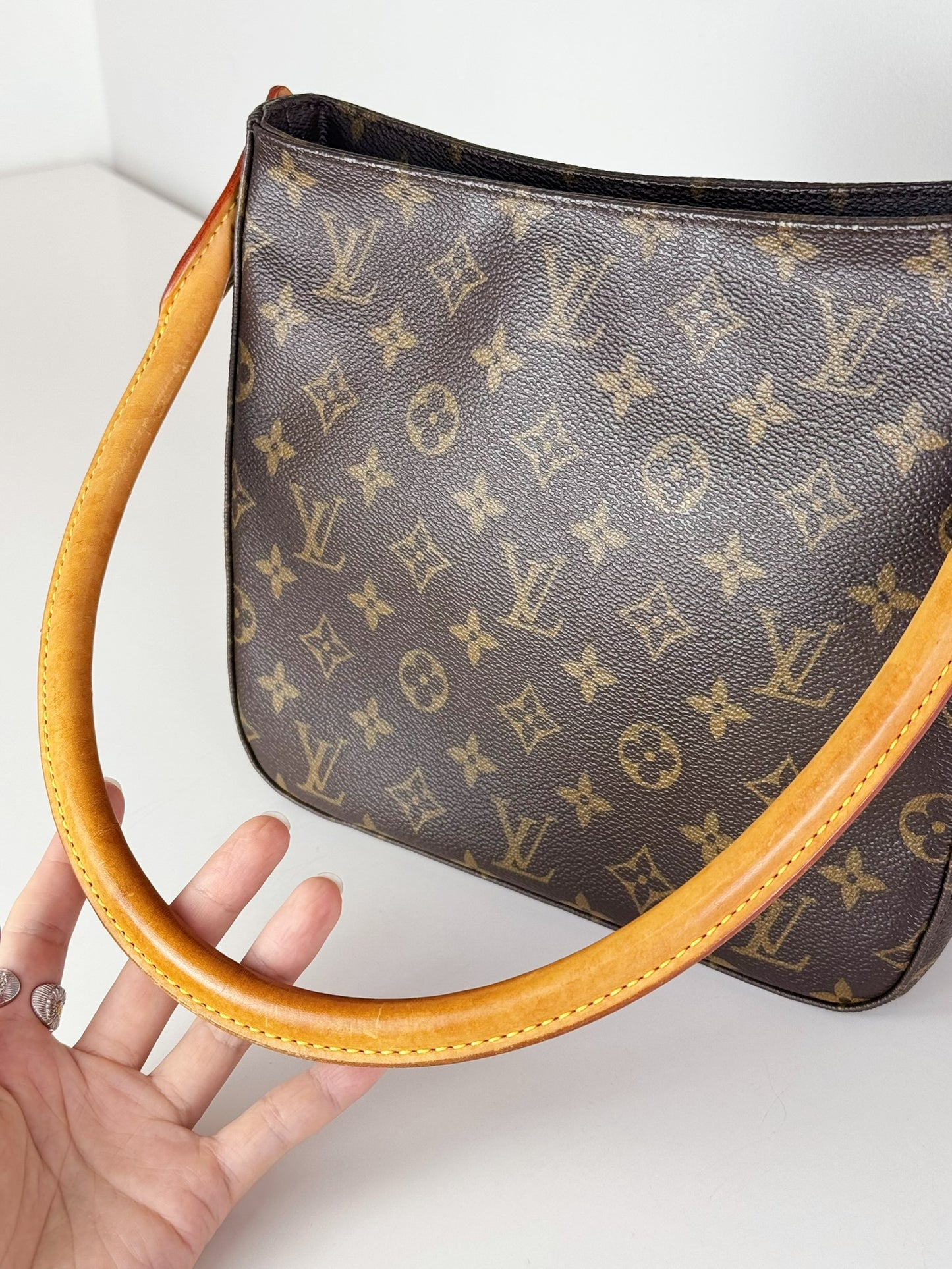 Louis Vuitton Vintage Looping MM Shoulder Bag