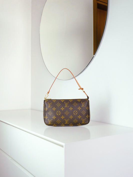 Louis Vuitton Vintage Pochette Accessoires Shoulder Crossbody Bag