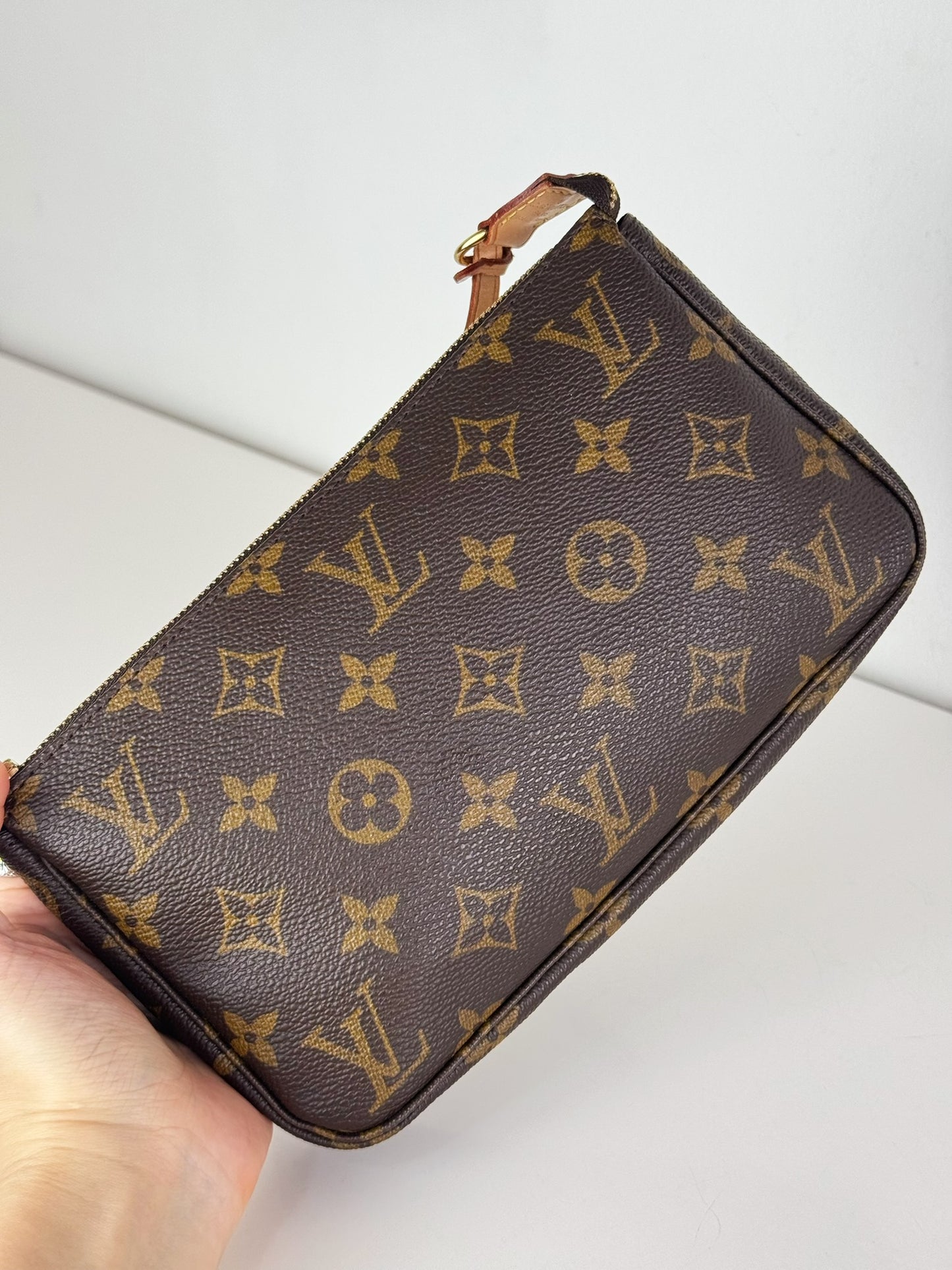 Louis Vuitton Vintage Pochette Accessoires Shoulder Crossbody Bag