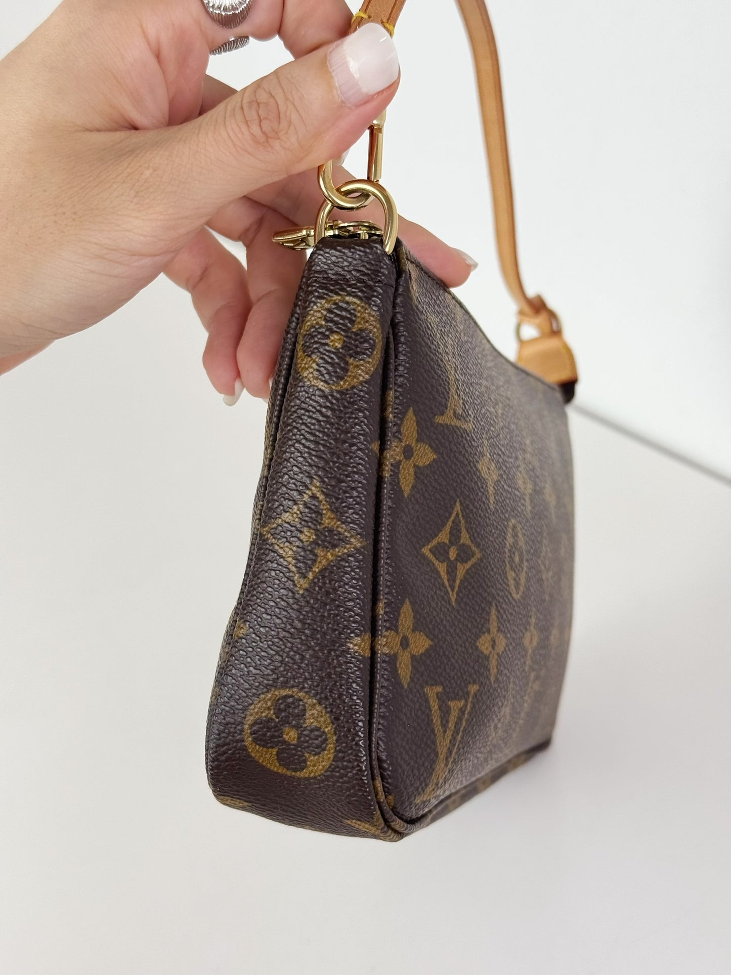 Louis Vuitton Vintage Pochette Accessoires Shoulder Crossbody Bag