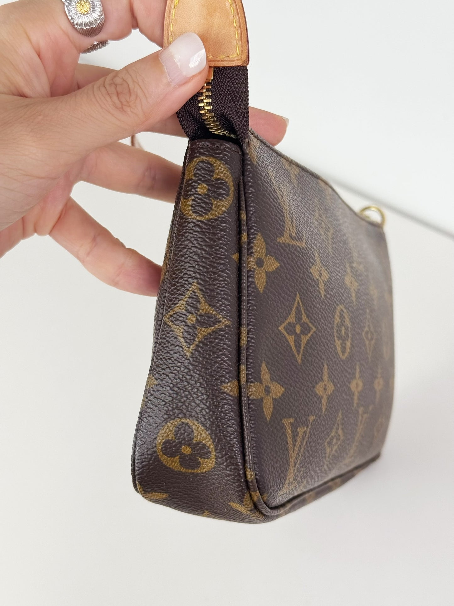 Louis Vuitton Vintage Pochette Accessoires Shoulder Crossbody Bag