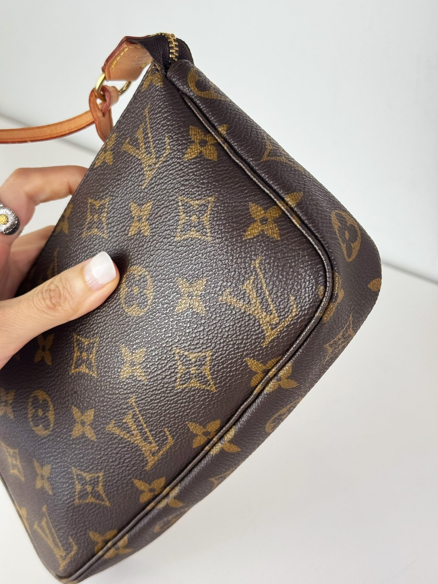 Louis Vuitton Vintage Pochette Accessoires Shoulder Crossbody Bag