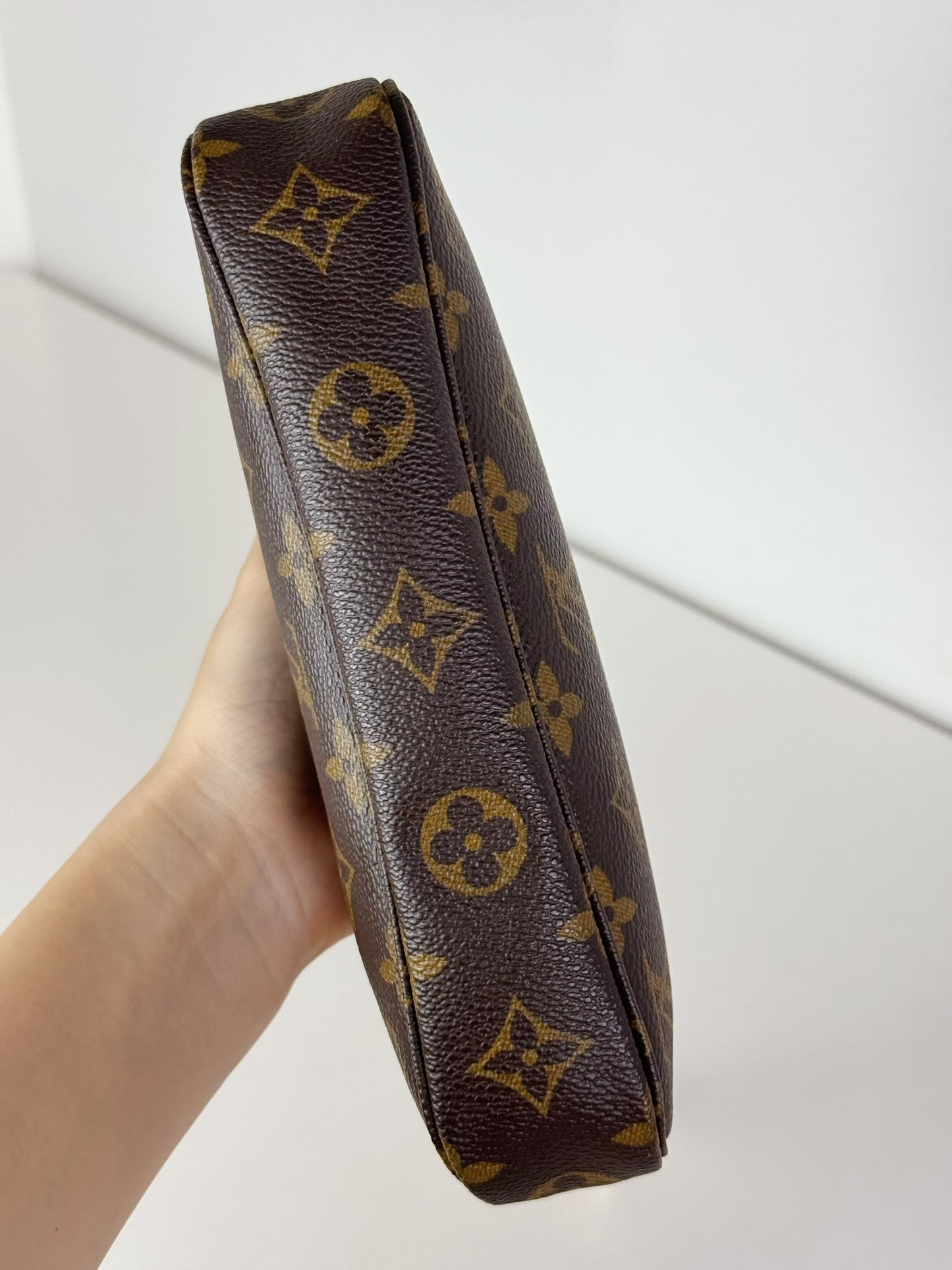 Louis Vuitton Vintage Pochette Accessoires Shoulder Crossbody Bag