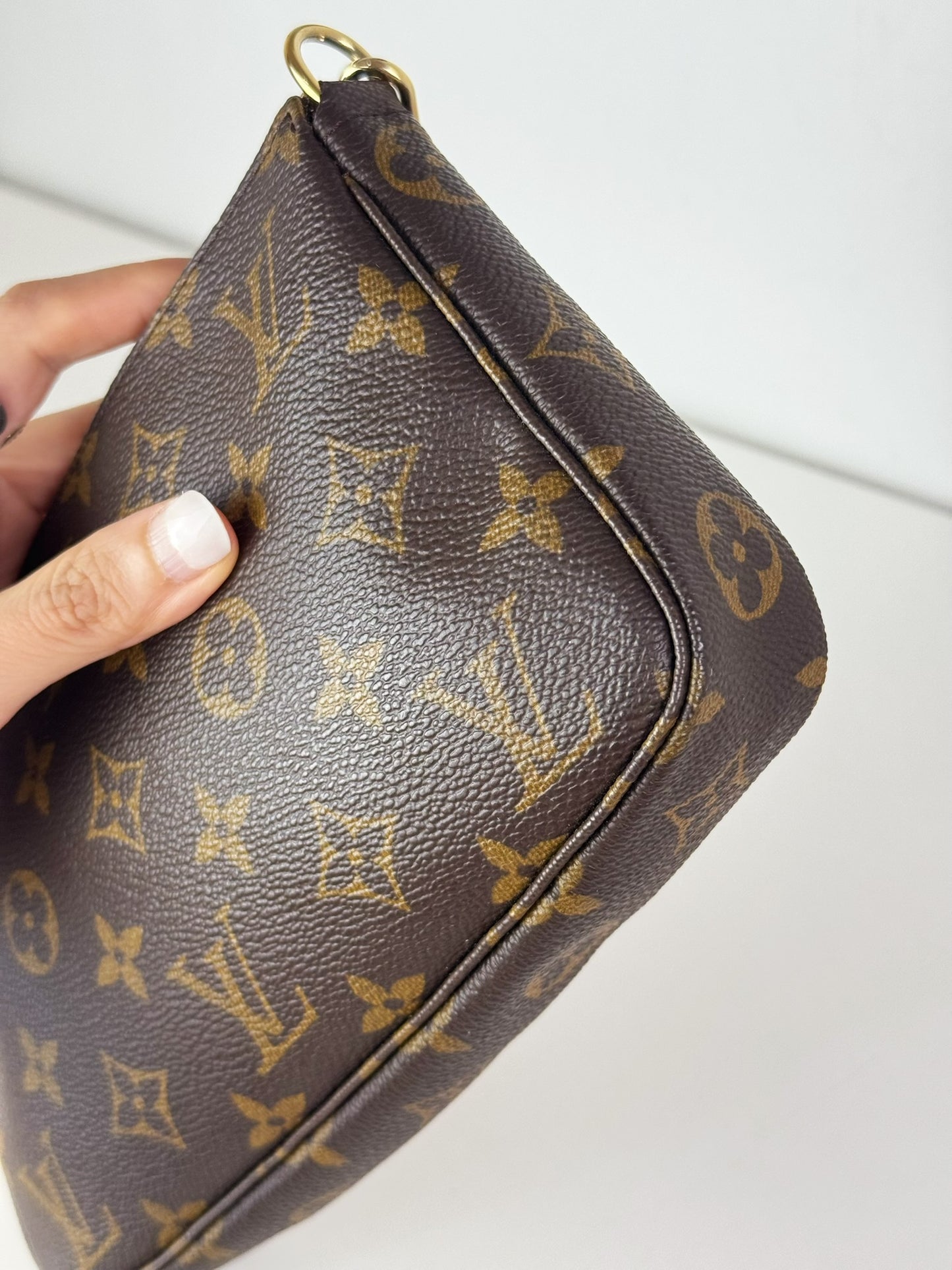 Louis Vuitton Vintage Pochette Accessoires Shoulder Crossbody Bag