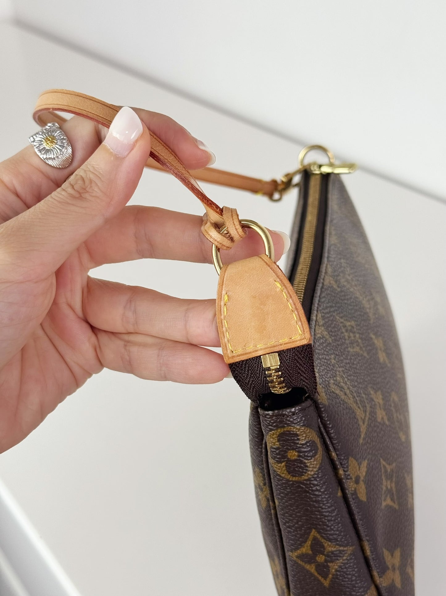 Louis Vuitton Vintage Pochette Accessoires Shoulder Crossbody Bag