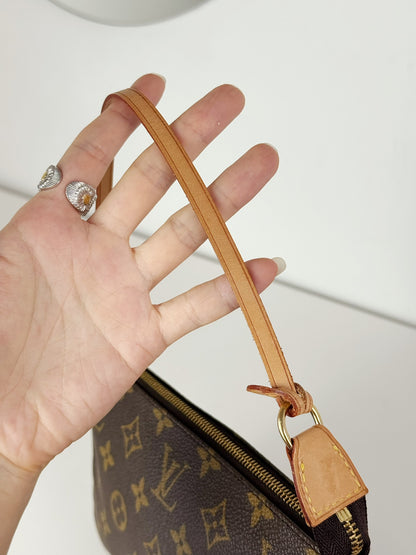 Louis Vuitton Vintage Pochette Accessoires Shoulder Crossbody Bag