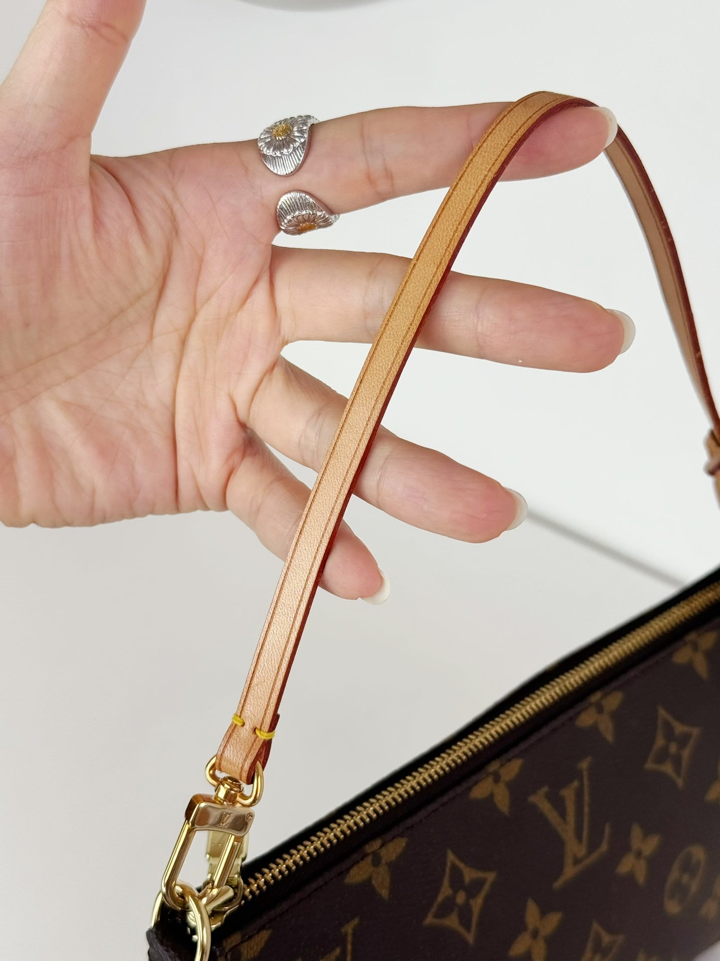 Louis Vuitton Vintage Pochette Accessoires Shoulder Crossbody Bag