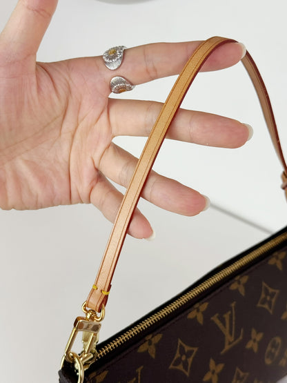 Louis Vuitton Vintage Pochette Accessoires Shoulder Crossbody Bag