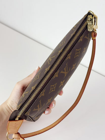 Louis Vuitton Vintage Pochette Accessoires Shoulder Crossbody Bag