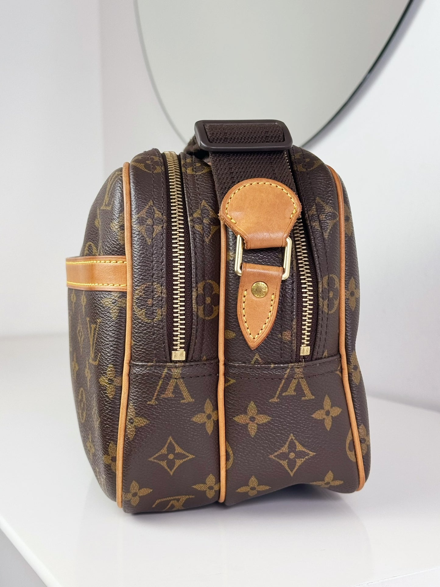 Louis Vuitton Vintage Reporter Shoulder Crossbody Bag