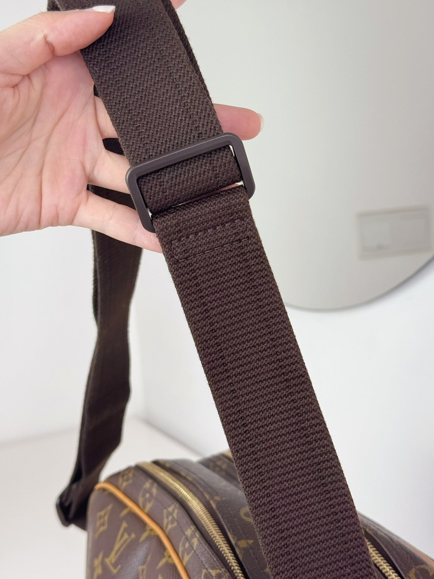 Louis Vuitton Vintage Reporter Shoulder Crossbody Bag