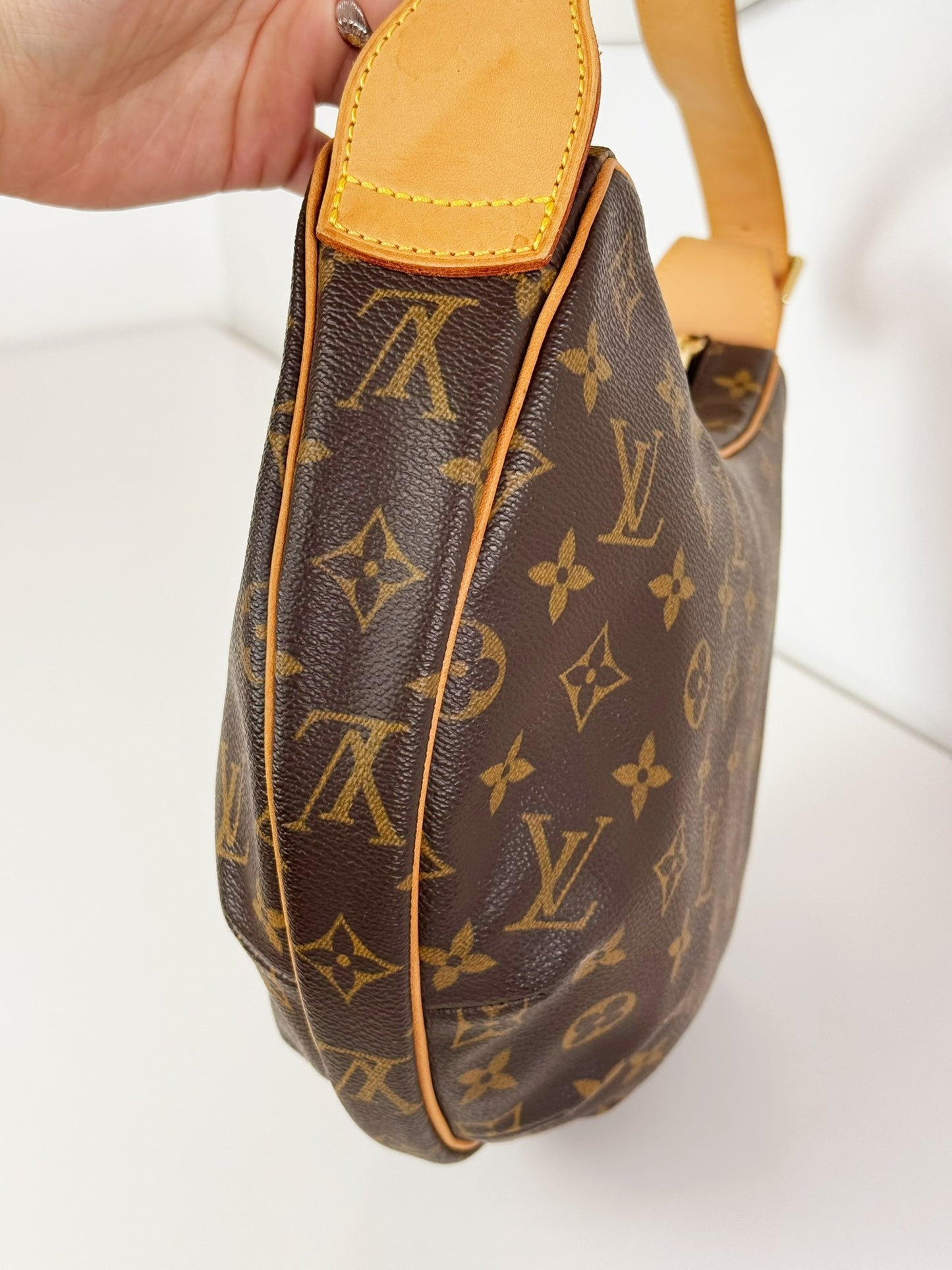 Louis Vuitton Vintage Croissant MM Shoulder Bag