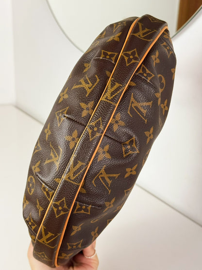 Louis Vuitton Vintage Croissant MM Shoulder Bag