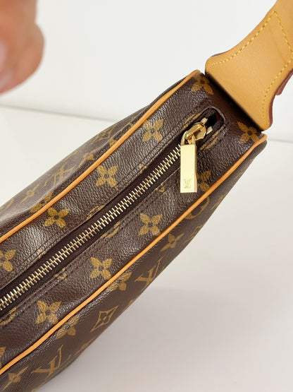 Louis Vuitton Vintage Croissant MM Shoulder Bag