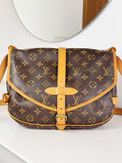 Louis Vuitton Vintage Saumur 30 Shoulder Crossbody Bag