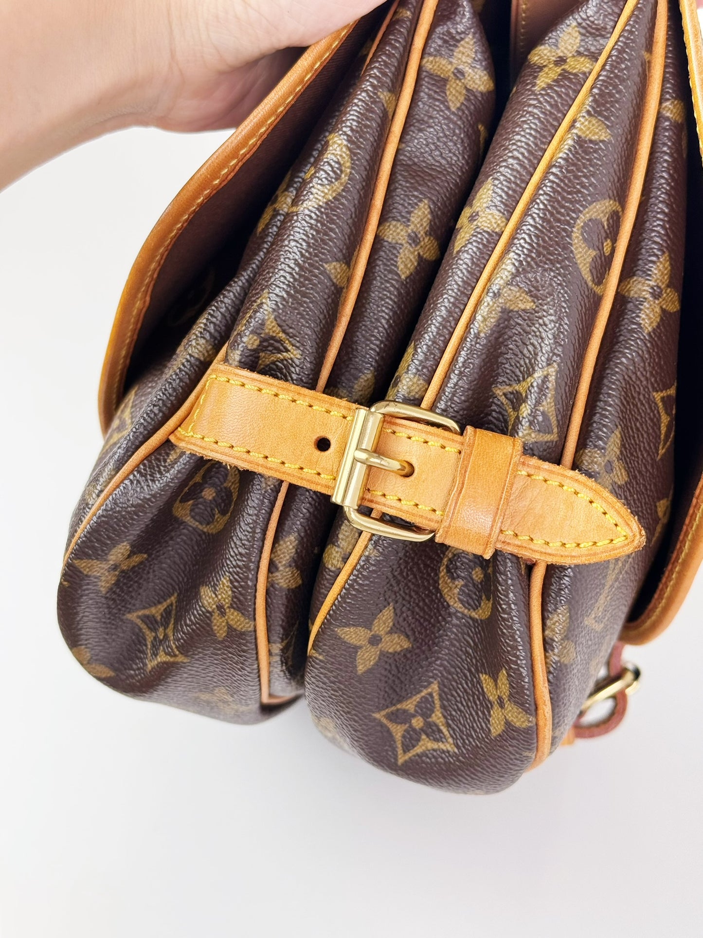 Louis Vuitton Vintage Saumur 30 Shoulder Crossbody Bag