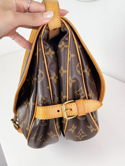 Louis Vuitton Vintage Saumur 30 Shoulder Crossbody Bag