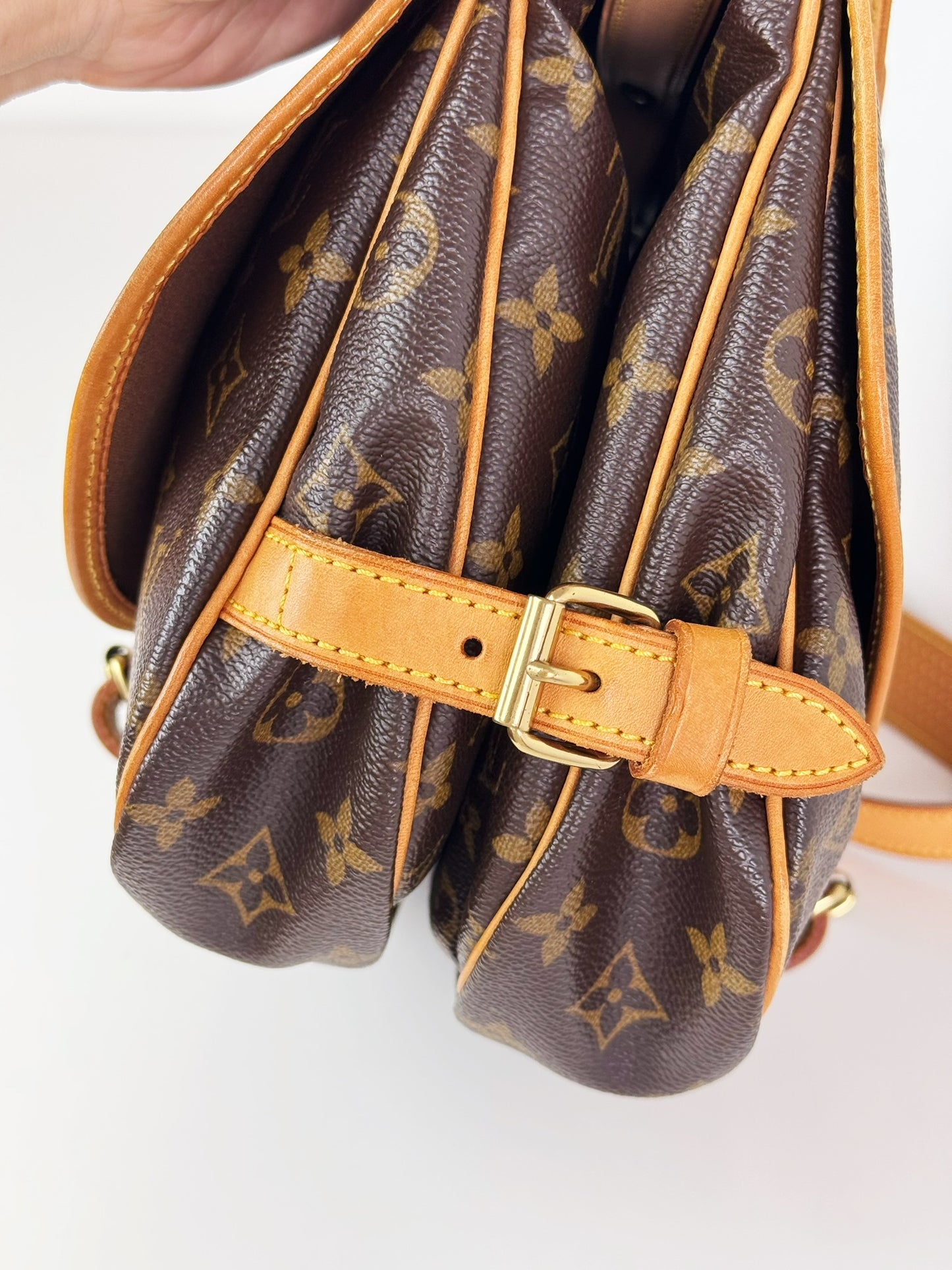 Louis Vuitton Vintage Saumur 30 Shoulder Crossbody Bag