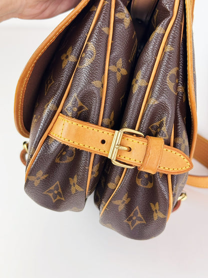 Louis Vuitton Vintage Saumur 30 Shoulder Crossbody Bag