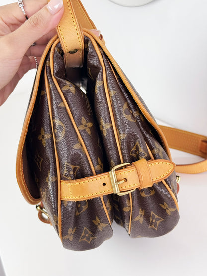 Louis Vuitton Vintage Saumur 30 Shoulder Crossbody Bag
