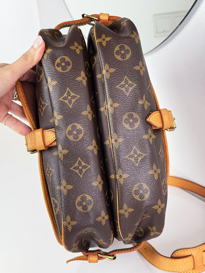 Louis Vuitton Vintage Saumur 30 Shoulder Crossbody Bag
