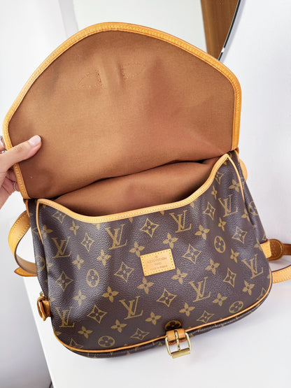Louis Vuitton Vintage Saumur 30 Shoulder Crossbody Bag