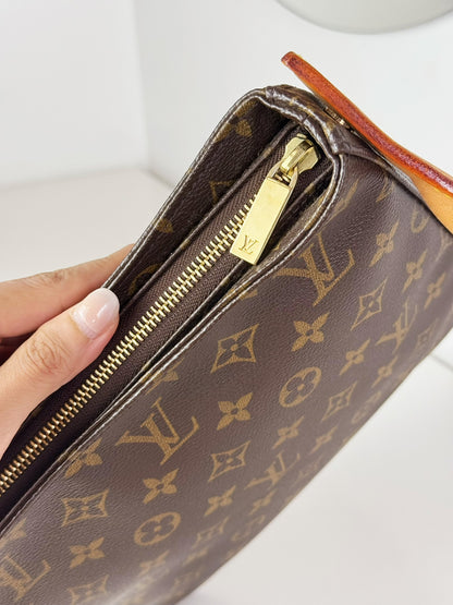 Louis Vuitton Vintage Looping MM Shoulder Bag