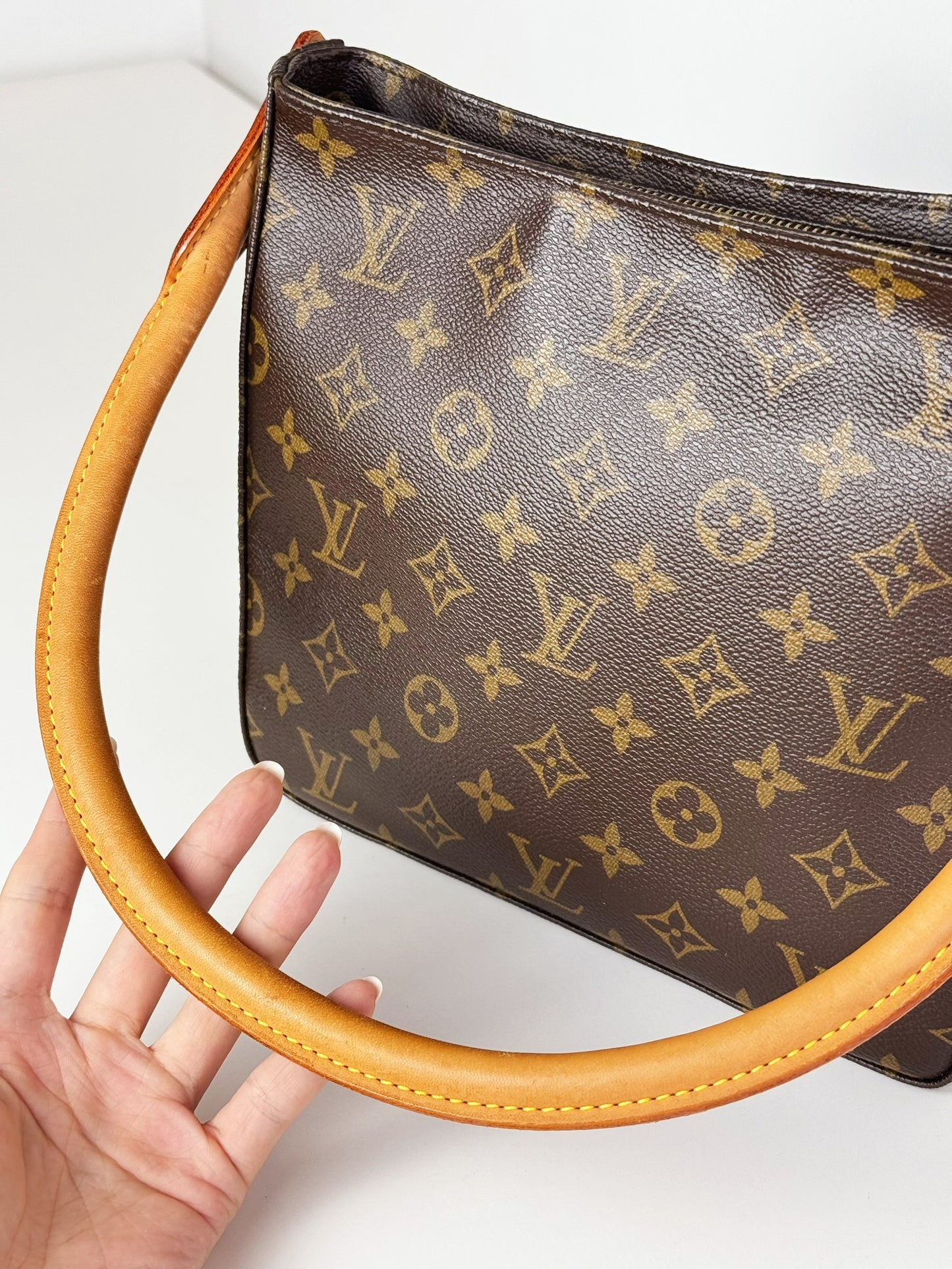 Louis Vuitton Vintage Looping MM Shoulder Bag