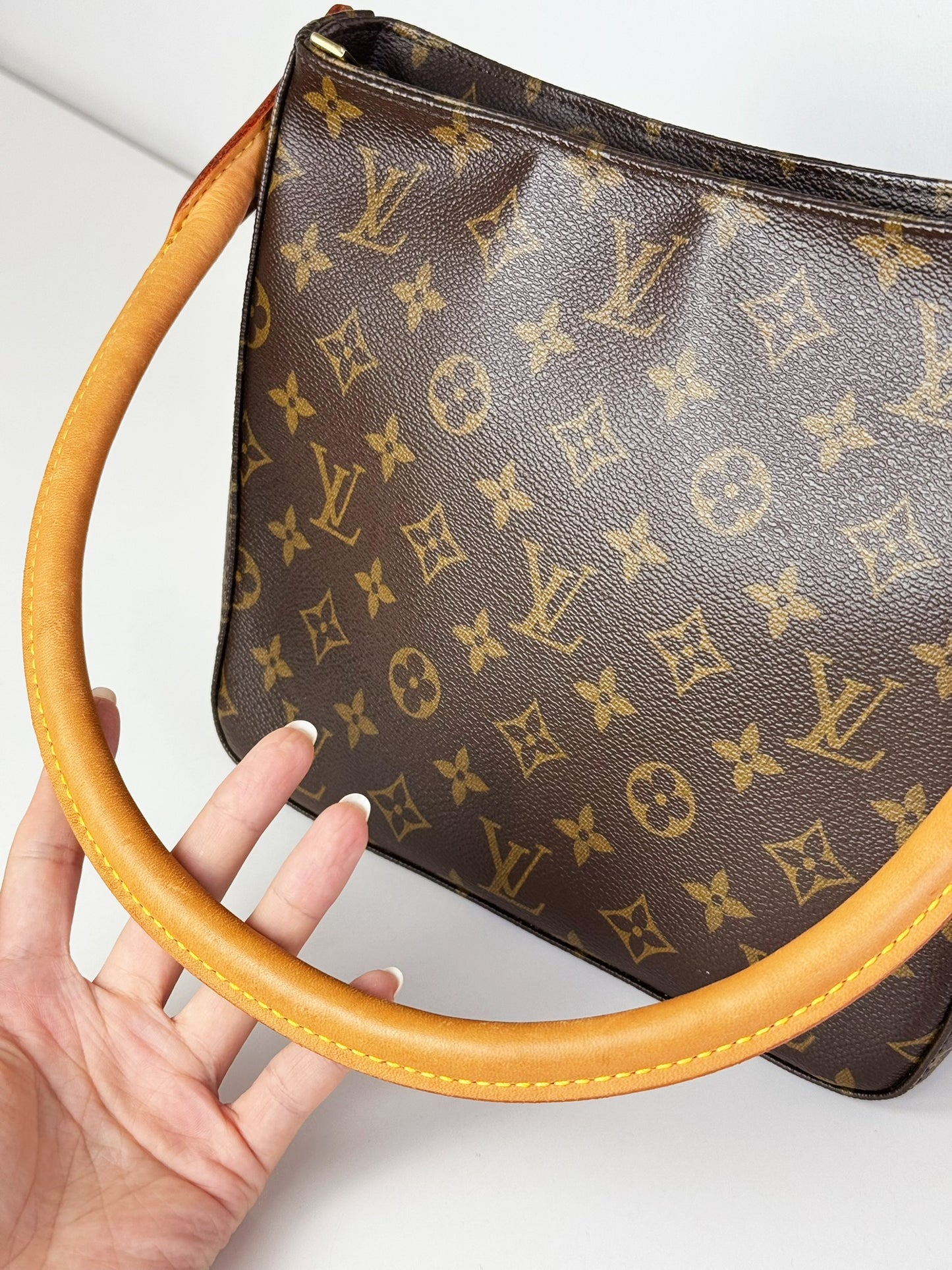 Louis Vuitton Vintage Looping MM Shoulder Bag