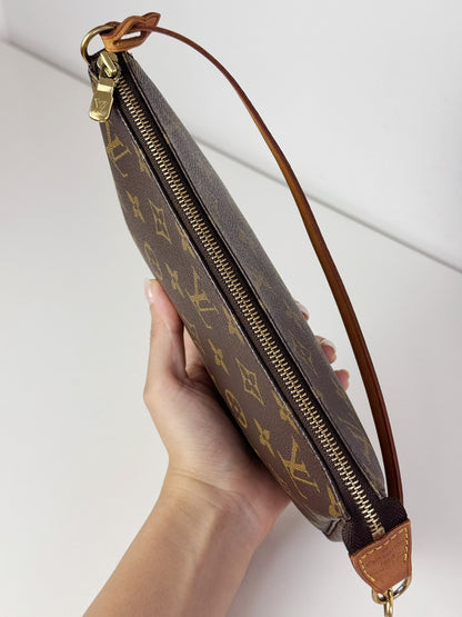 Louis Vuitton Vintage Pochette Accessoires Shoulder Crossbody Bag