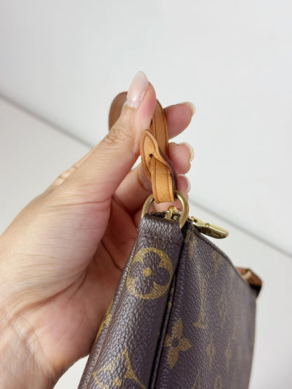 Louis Vuitton Vintage Pochette Accessoires Shoulder Crossbody Bag