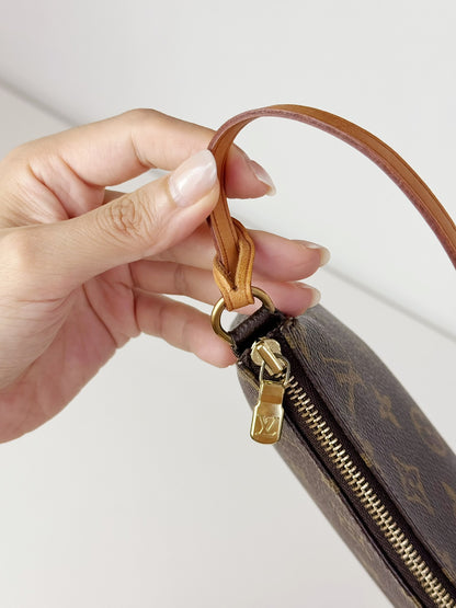Louis Vuitton Vintage Pochette Accessoires Shoulder Crossbody Bag