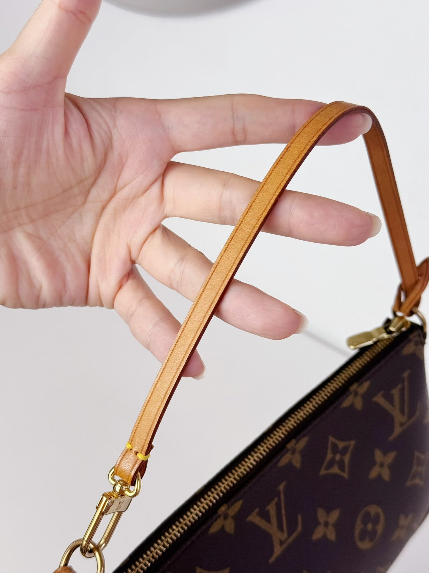 Louis Vuitton Vintage Pochette Accessoires Shoulder Crossbody Bag
