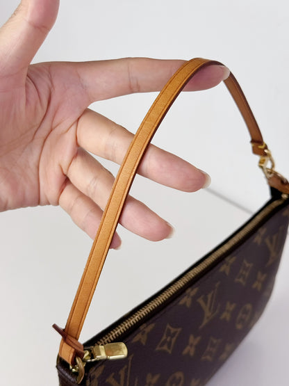 Louis Vuitton Vintage Pochette Accessoires Shoulder Crossbody Bag
