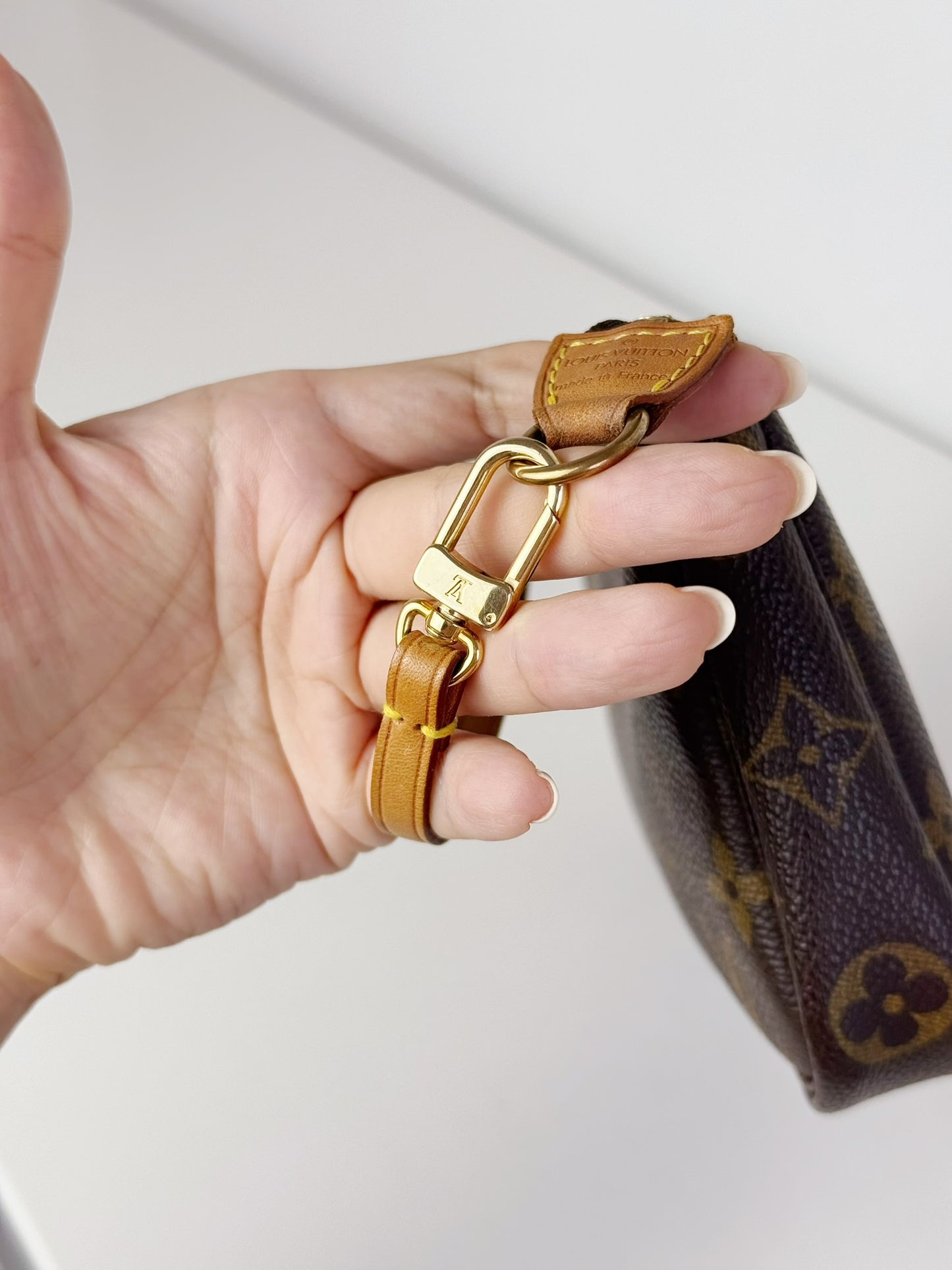 Louis Vuitton Vintage Pochette Accessoires Shoulder Crossbody Bag